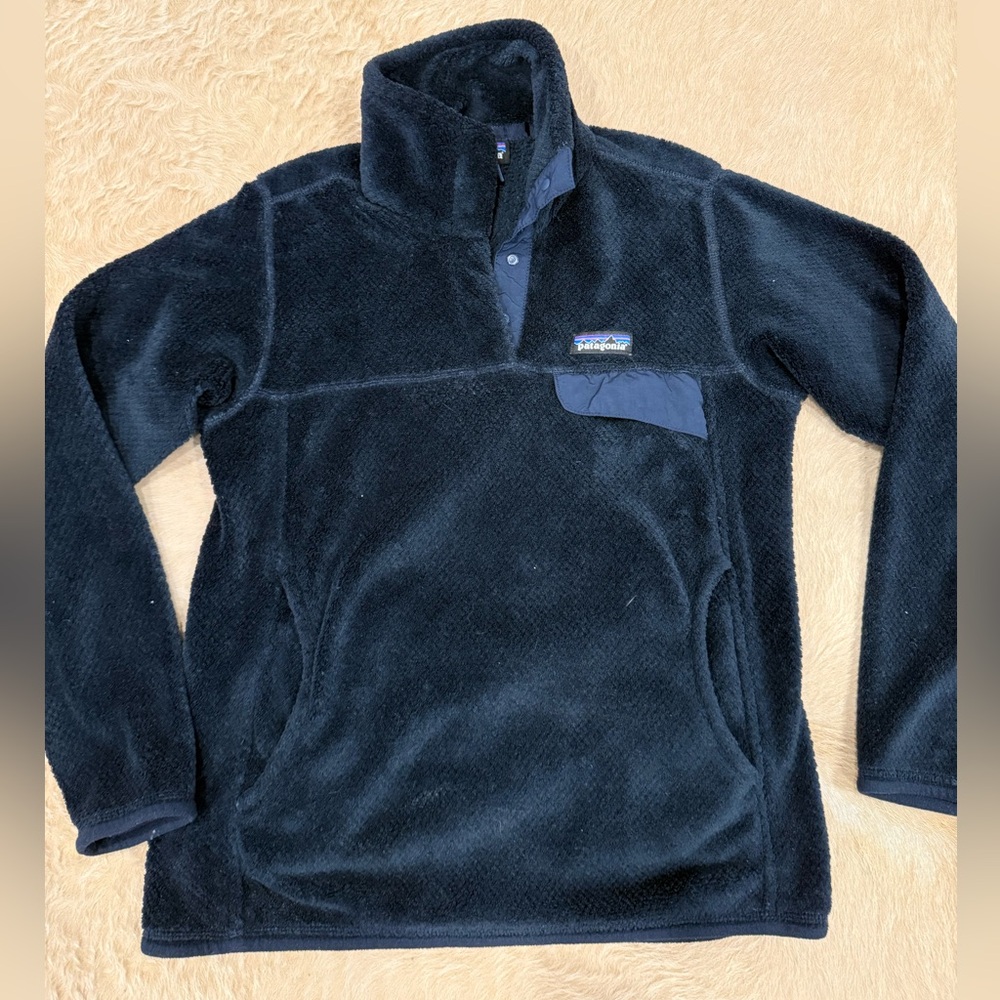 Patagonia Re-tool snap T pullover in a rich Navy color